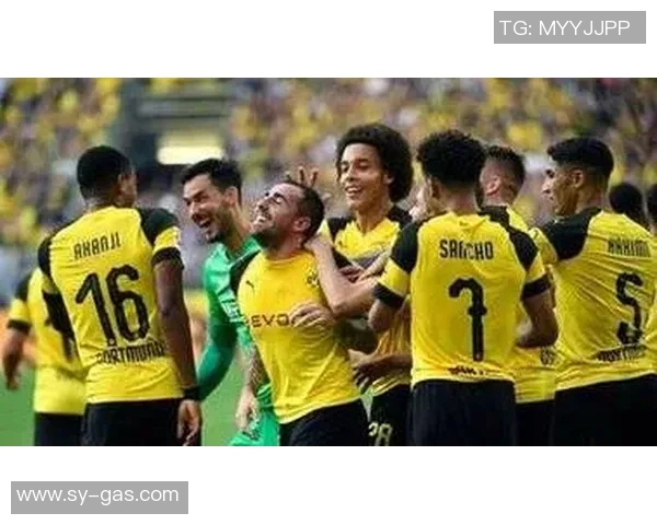 德甲焦点战利物浦与多特蒙德激战成和争议判罚引发全场热议